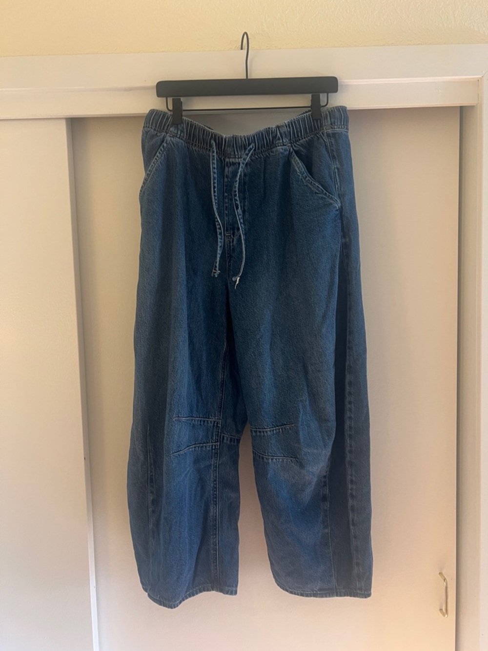 Women’s Blue Elastic-Waist Gap BarrelDenim Jeans